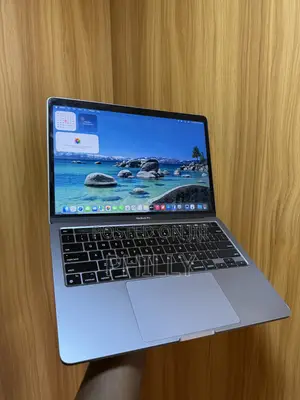 Laptop Apple MacBook Pro 2022 M2 8GB Apple M2 SSD 256GB