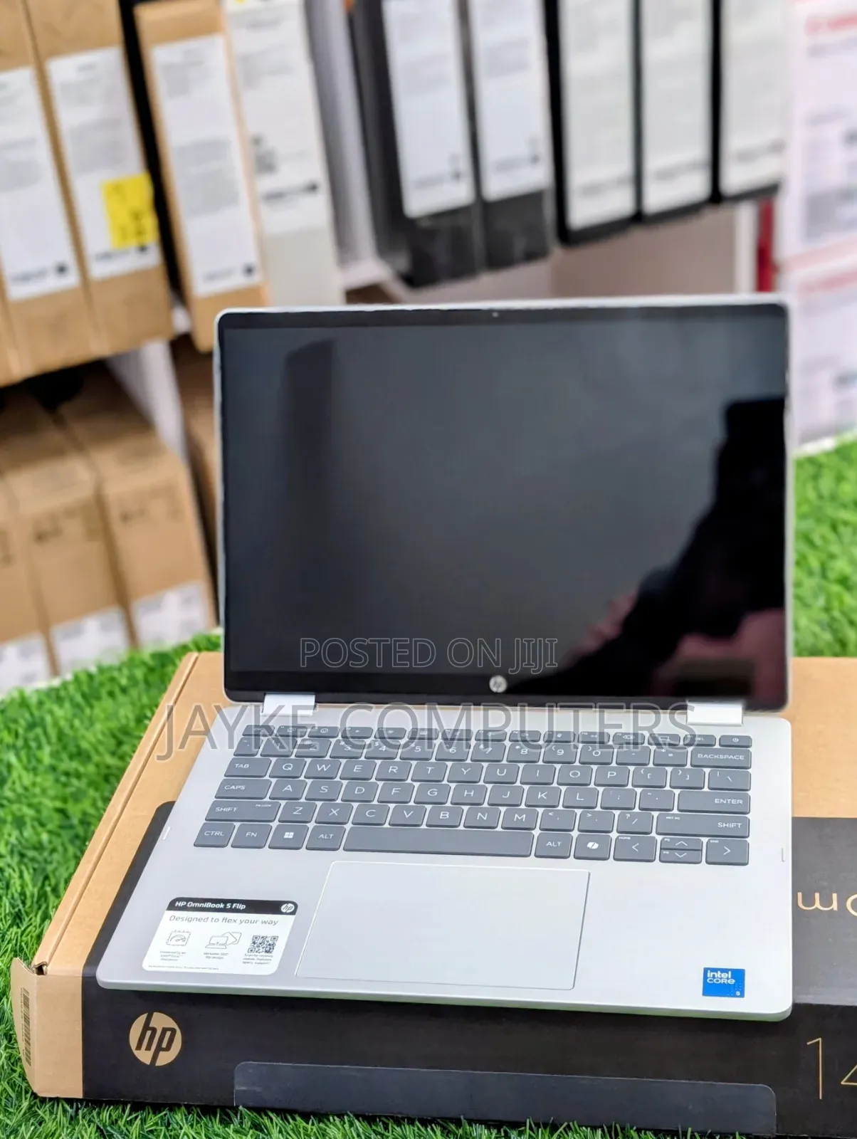 New Laptop HP OmniBook 5 Flip 8GB Intel Core 5 SSD 512GB