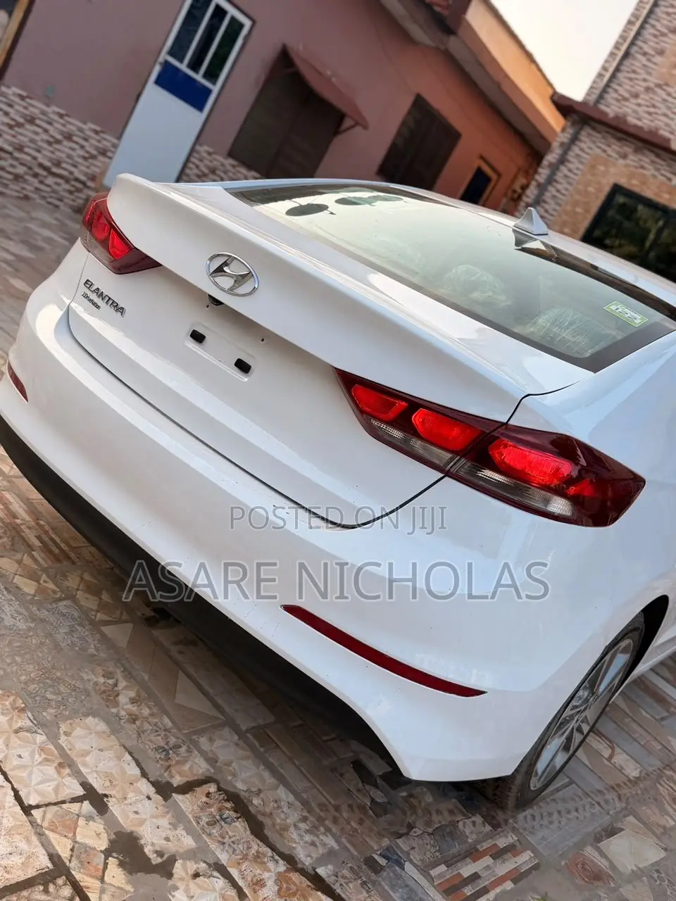 Hyundai Elantra 2018 White