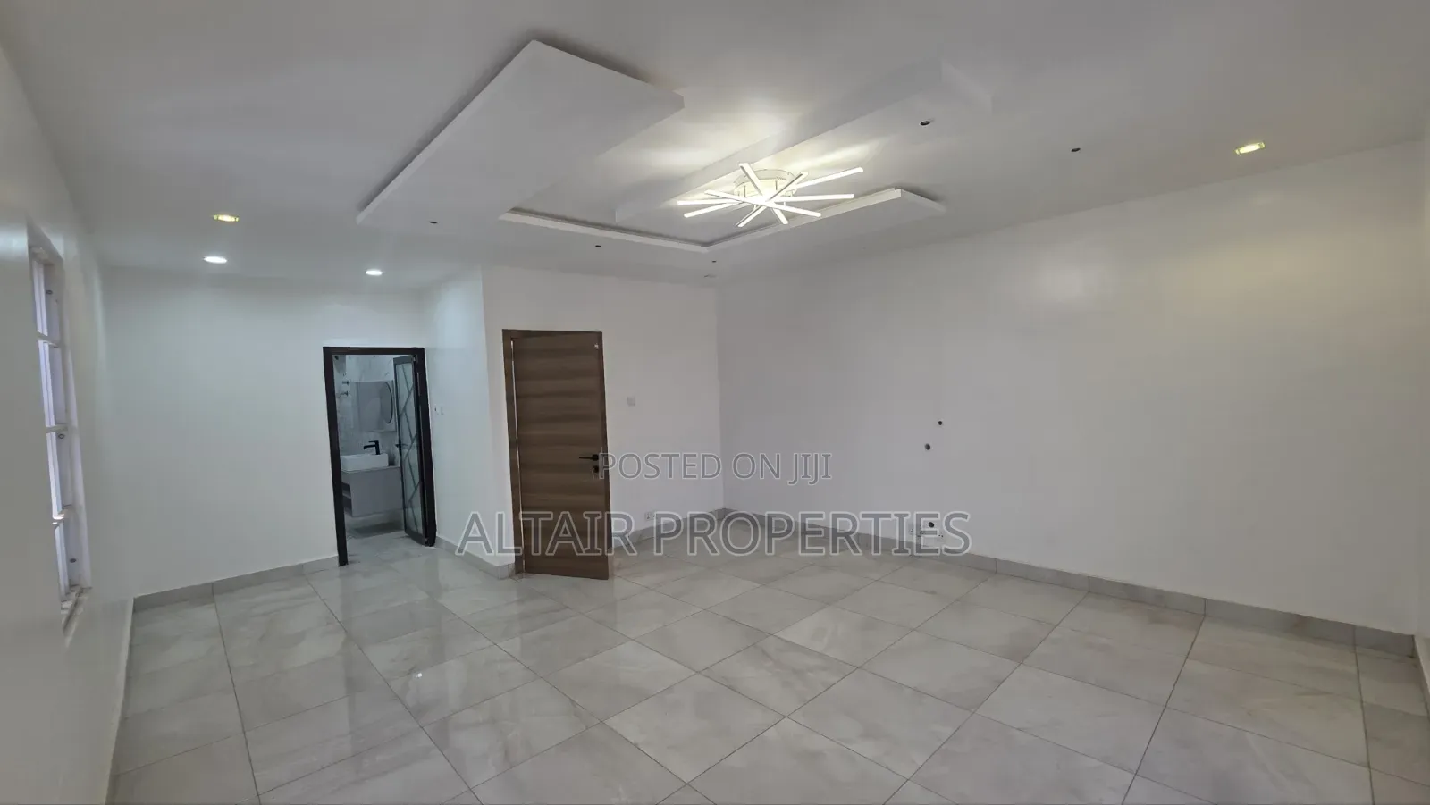 4bdrm House in Ogbojo, Accra Metropolitan for sale
