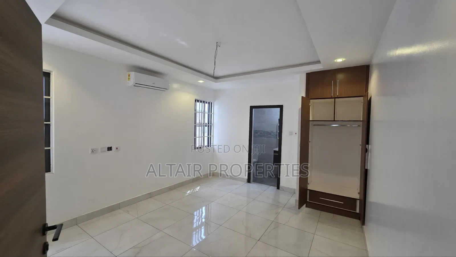 4bdrm House in Ogbojo, Accra Metropolitan for sale