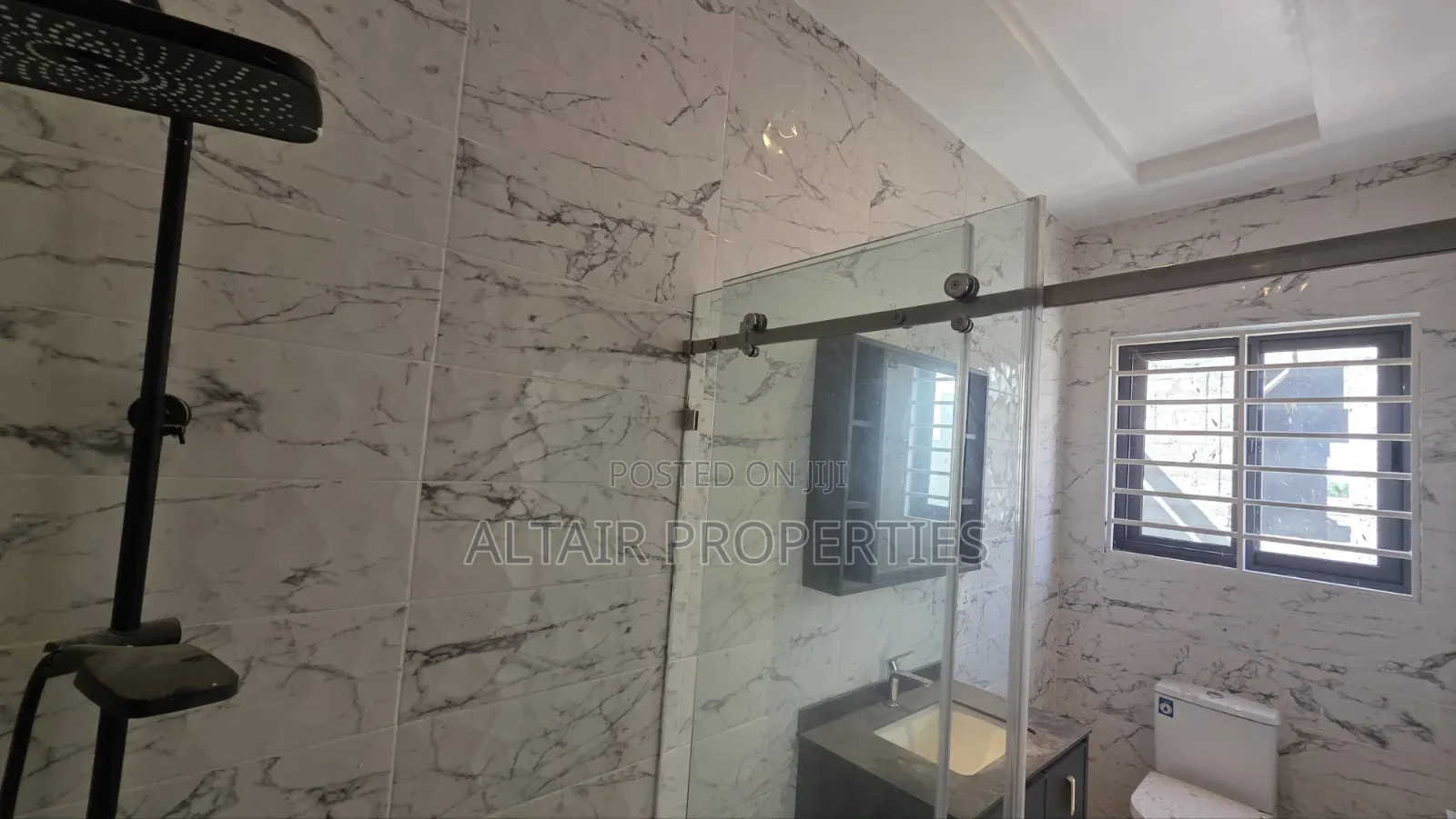 4bdrm House in East Legon Ogbojo, Accra Metropolitan for sale