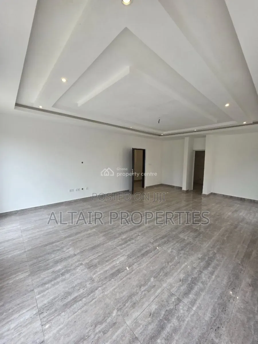 4bdrm House in East Legon Ogbojo, Accra Metropolitan for sale