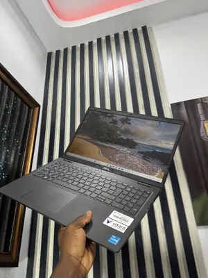 Laptop Dell Latitude 3520 8GB Intel Core i3 SSD 256GB