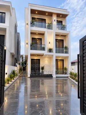 5bdrm House in Accra Metropolitan for sale