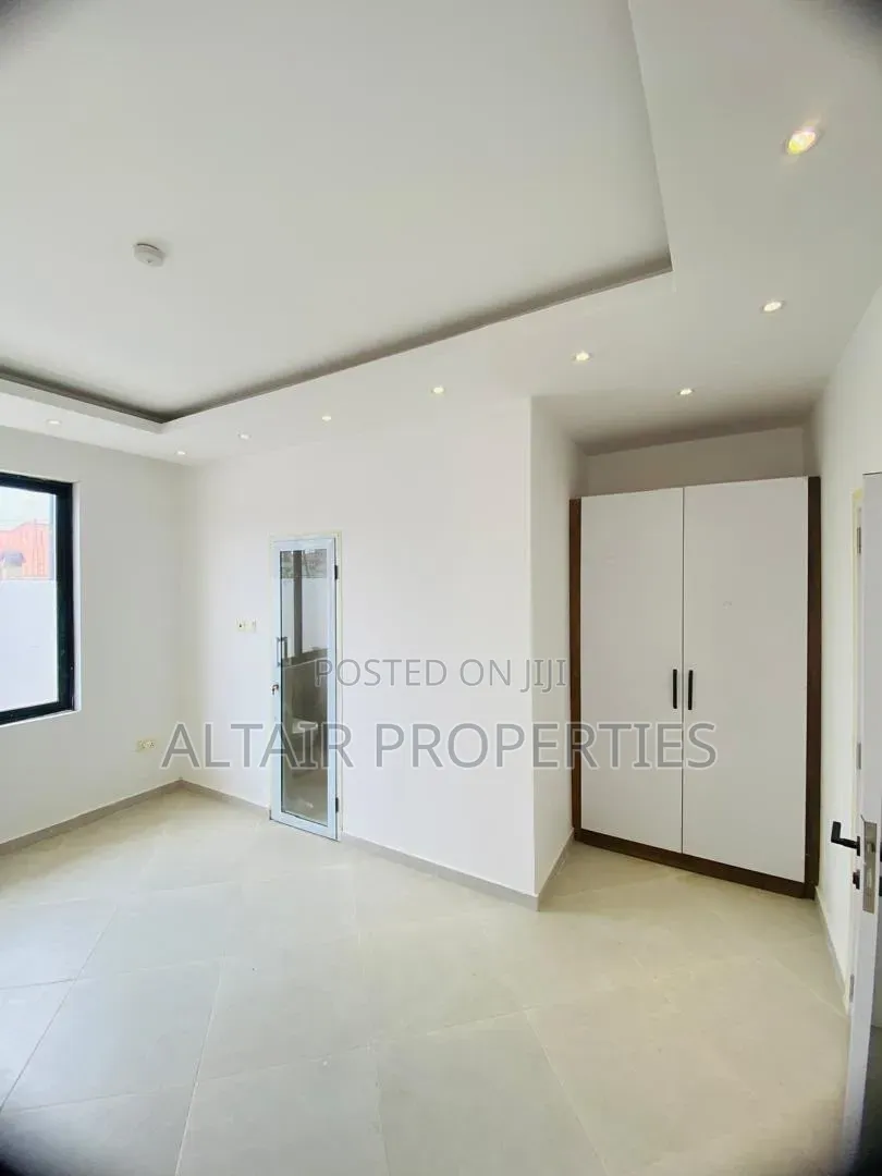 4bdrm House in Accra Metropolitan for sale