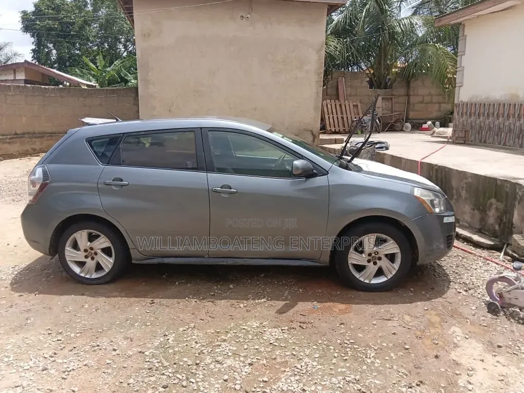 Pontiac Vibe 1.8L 2010 Gray
