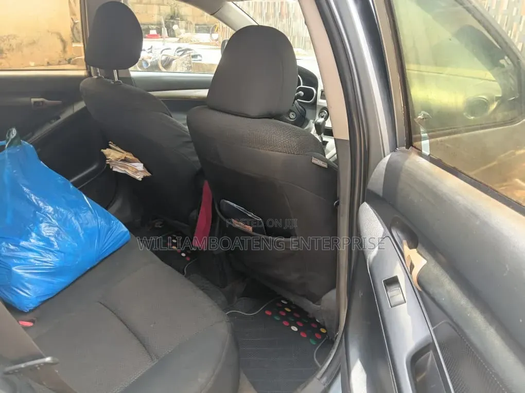 Pontiac Vibe 1.8L 2010 Gray