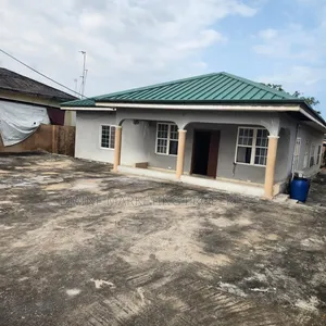 4bdrm House in Osu, Stadium Area for rent
