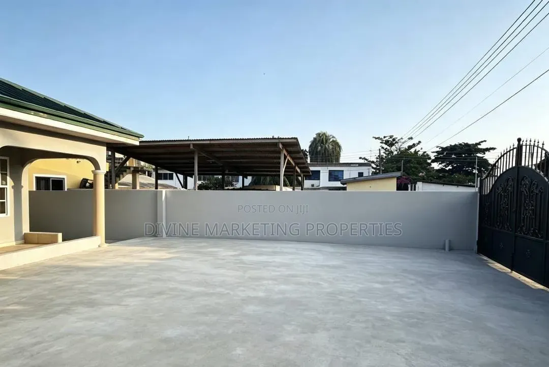 4bdrm House in Osu, Stadium Area for rent
