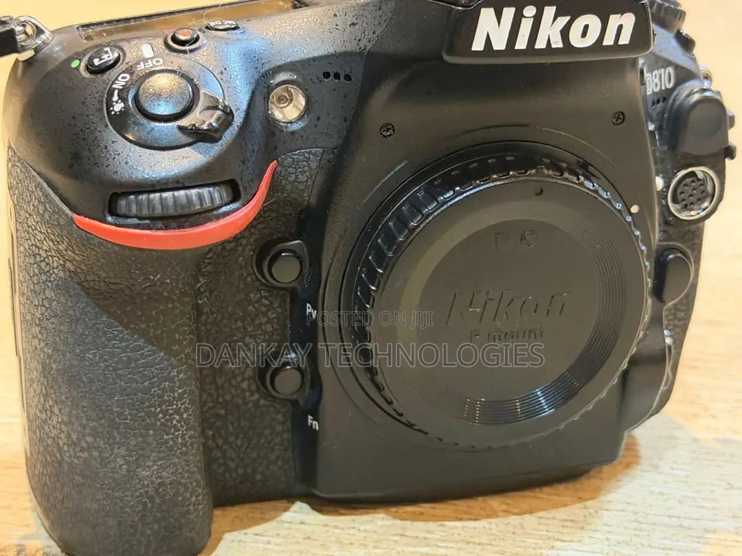 Nikon D810 Camera Body With Battery and Charger