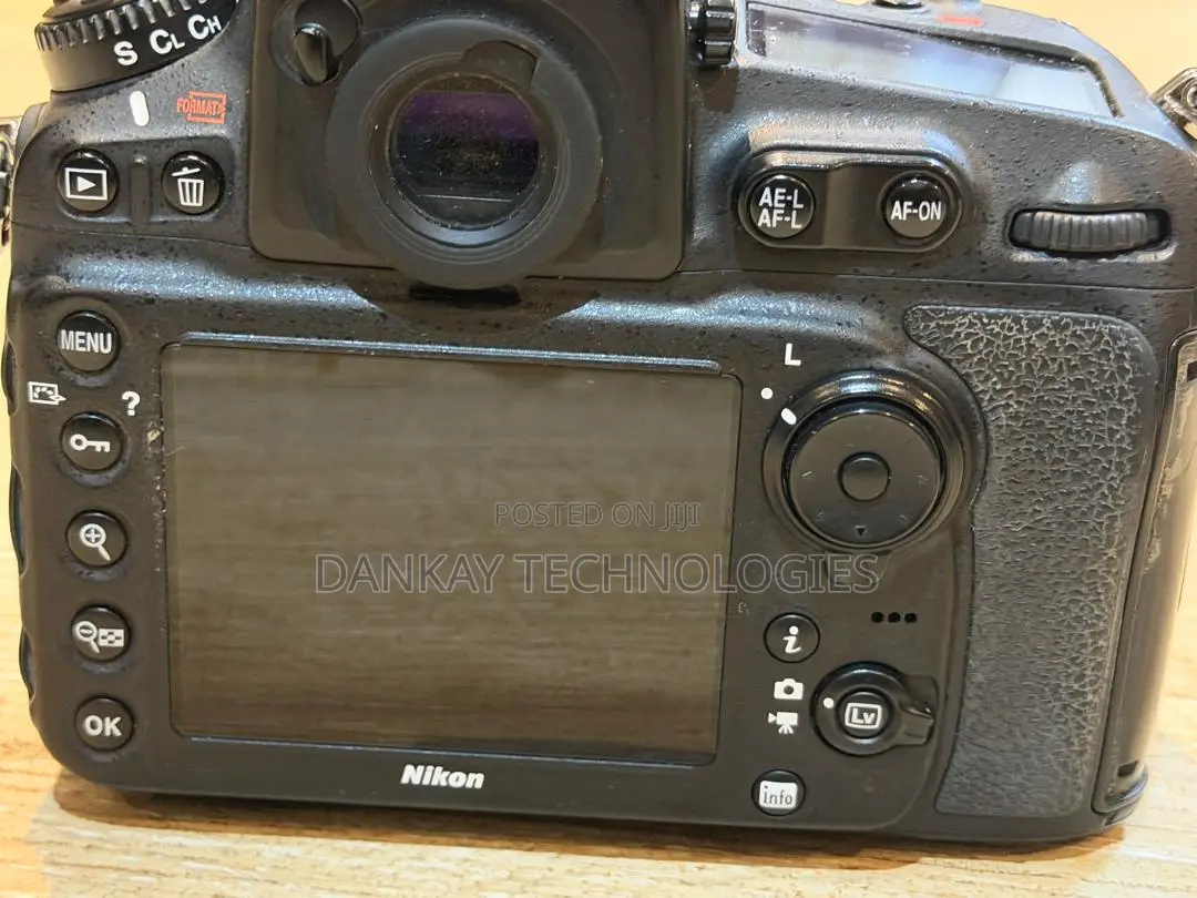 Nikon D810 Camera Body With Battery and Charger