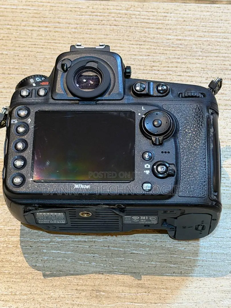 Nikon D810 Camera Body With Battery and Charger