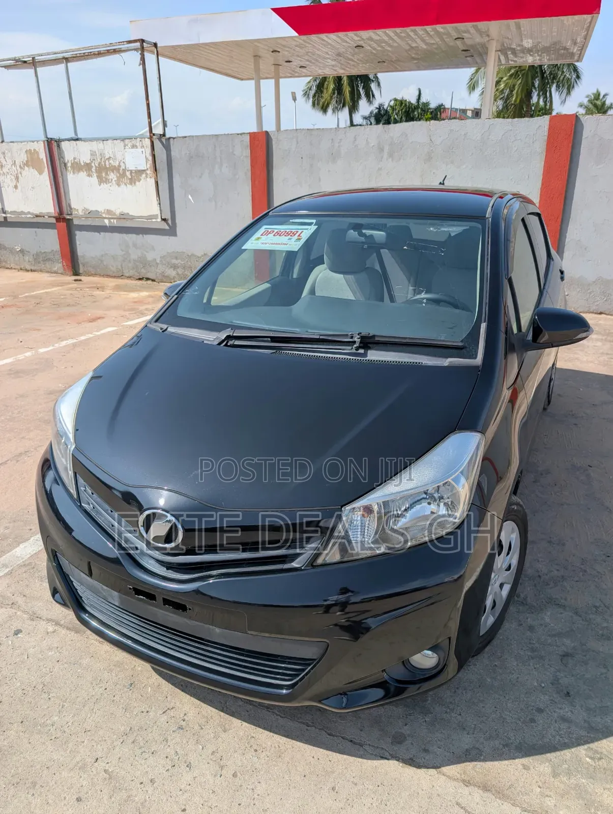 Toyota Vitz 2013 Black