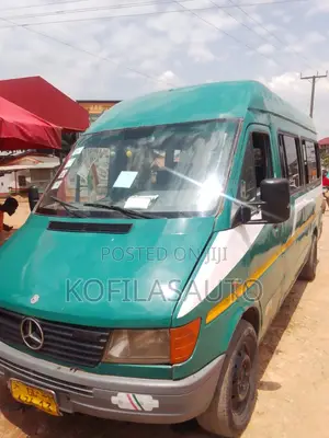 Volkswagen Transporter 2008 Green