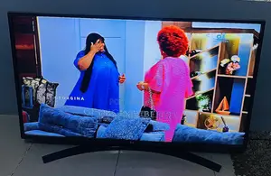 UK Used LG webOS ThinQ AI 4K UHD HDR Smart Satellite 43inches