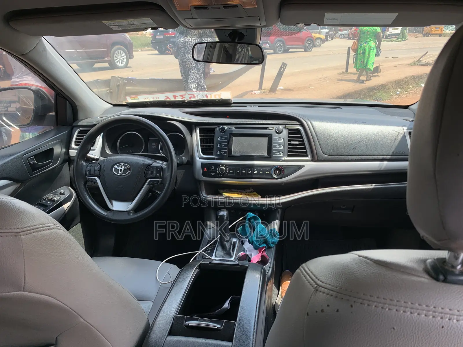 Toyota Highlander LE 4x2 (2.7L 4cyl 6A) 2017