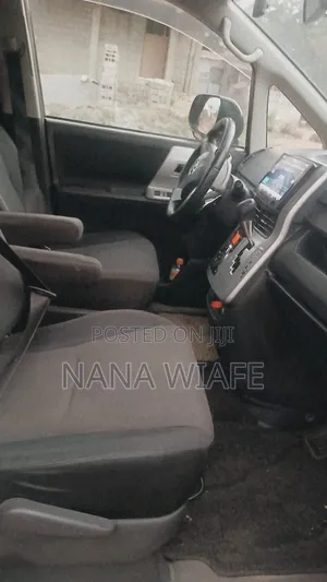 Toyota Noah 2014 Black