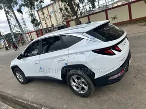 Hyundai Tucson SE 2022 White