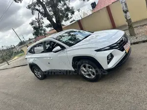 Hyundai Tucson SE 2022 White