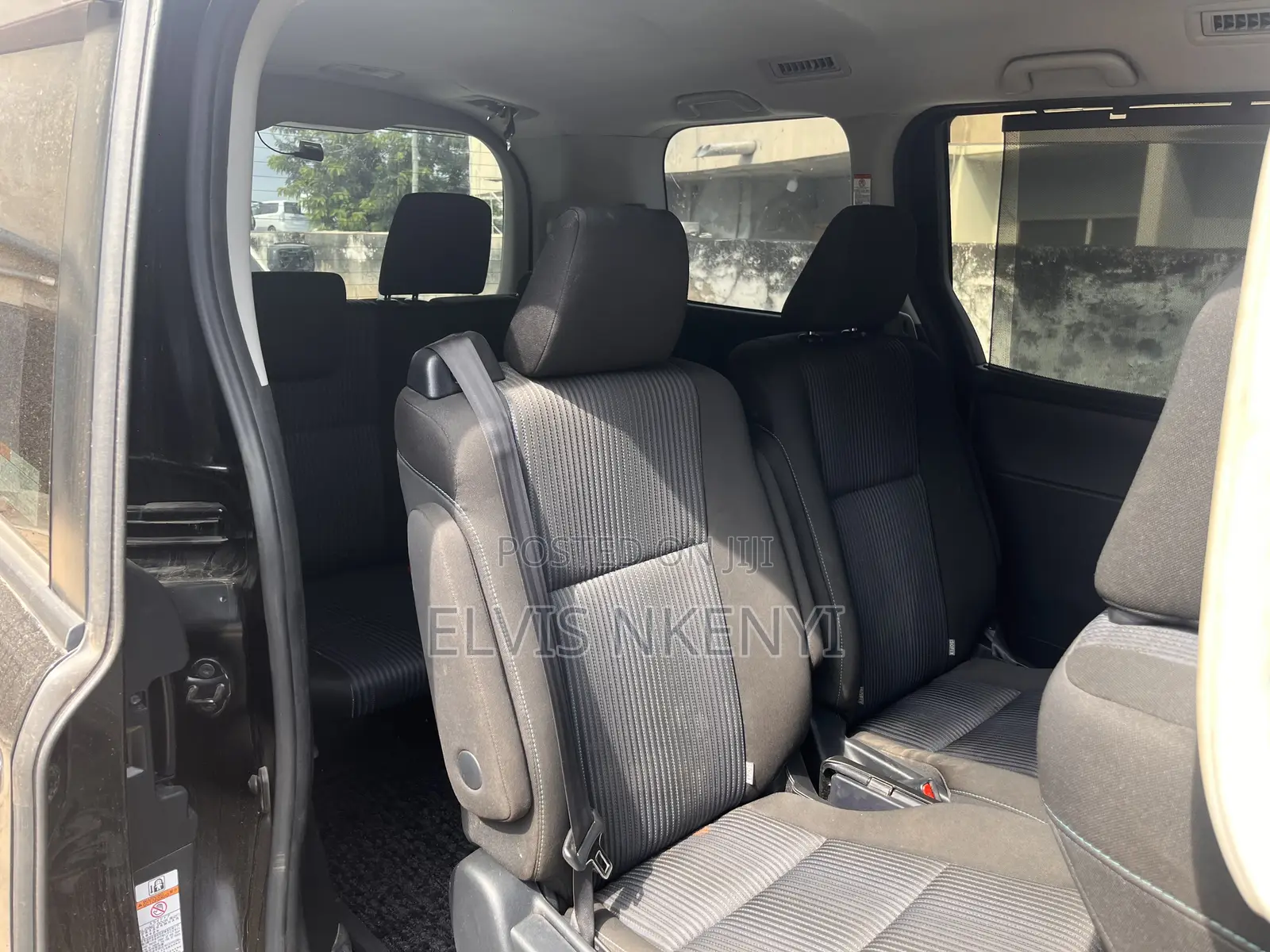 Toyota Voxy V 2WD 8-Seater 2015 White