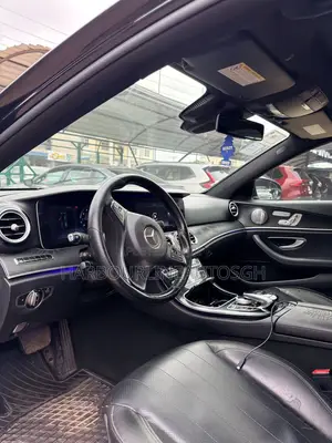 Mercedes-Benz E300 4Matic AWD Sedan (2.0L 4cyl 9A) 2017 Black