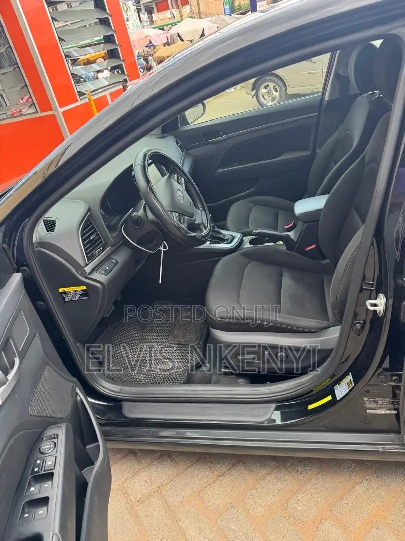 Toyota Voxy V 2WD 7-Seater 2015 Black