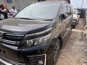 Toyota Voxy V 2WD 7-Seater 2015 Black