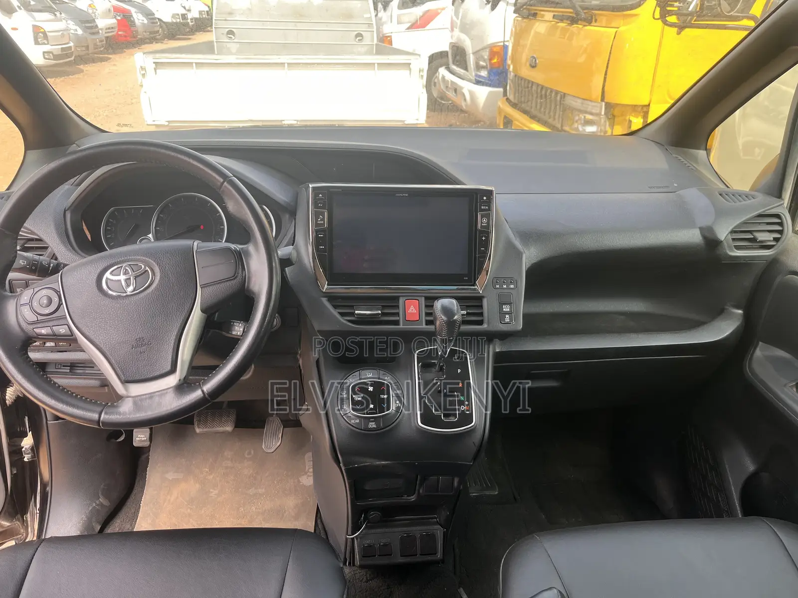 Toyota Voxy V 2WD 7-Seater 2015 Black