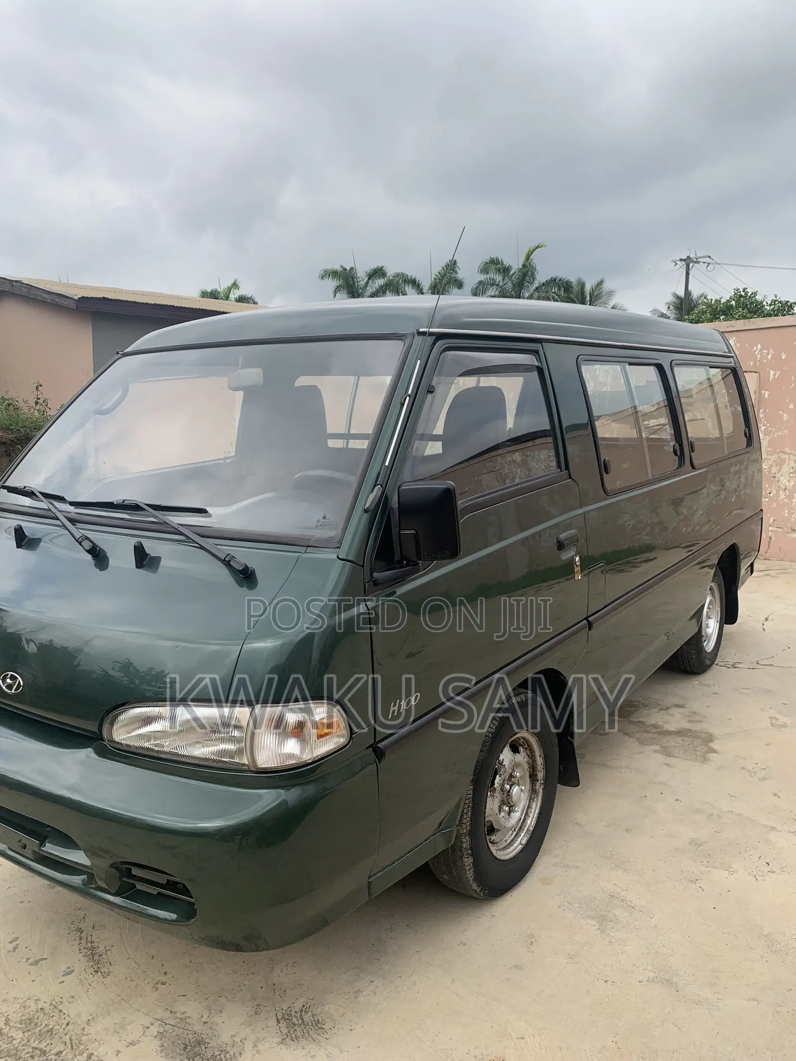 Hyundai H-100 2000 Green