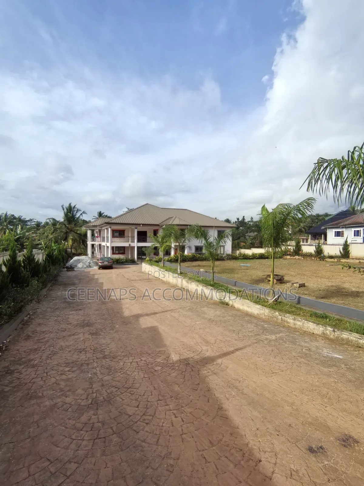 12bdrm Block of Flats in Tarkwa Akyimpim for rent