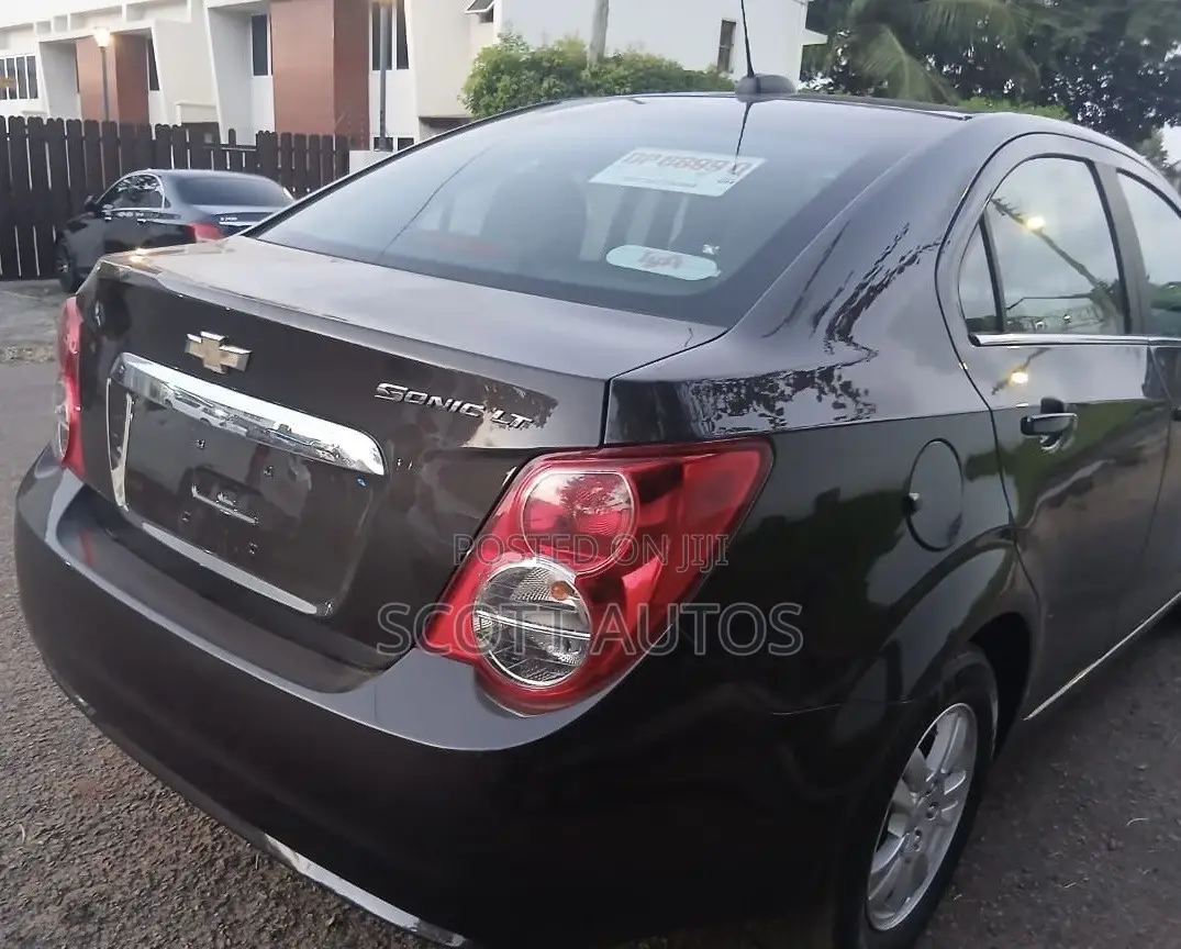 Chevrolet Sonic LT 2016 Black