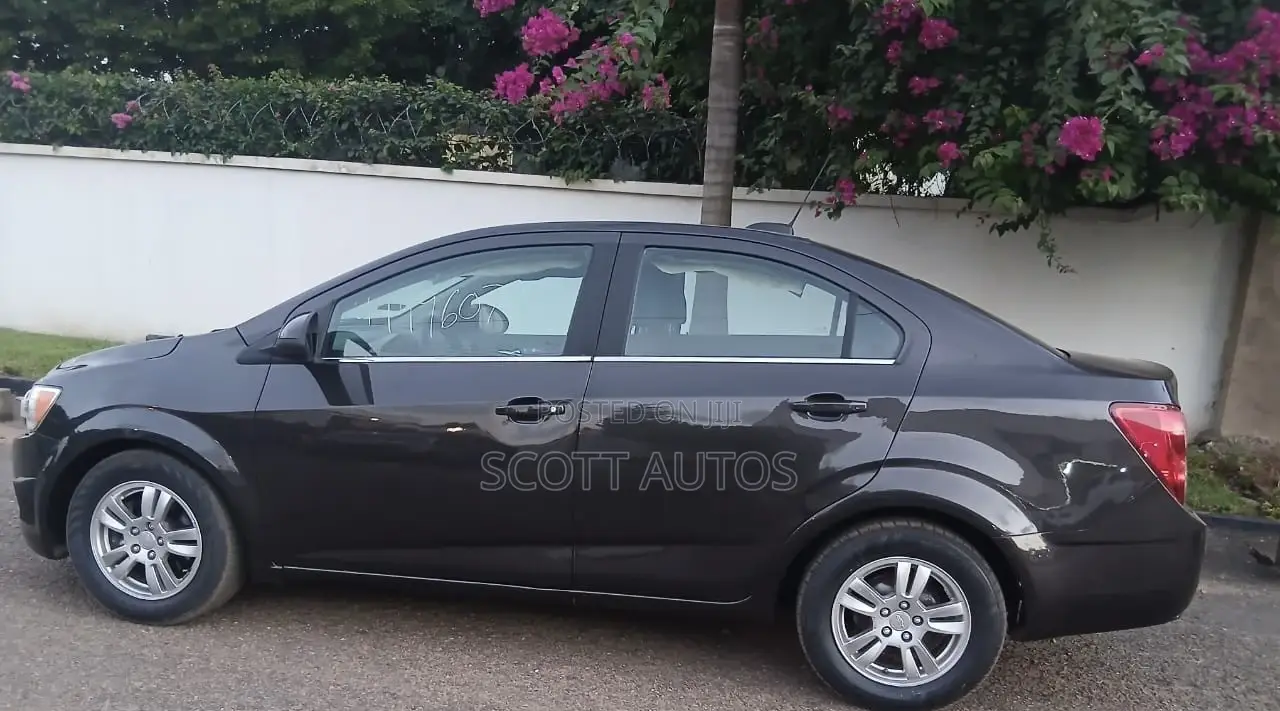 Chevrolet Sonic LT 2016 Black