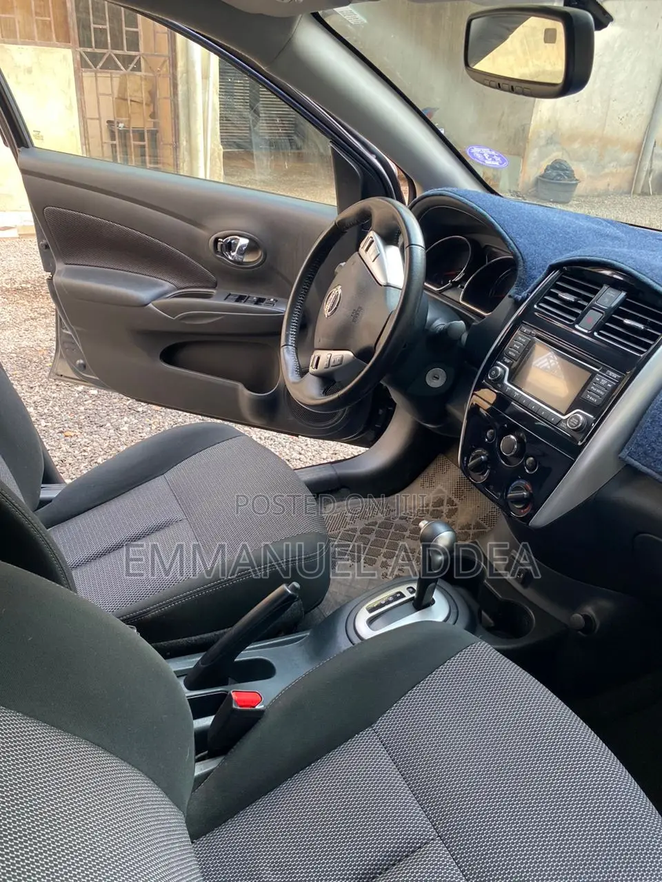 Nissan Versa 1.6 SV 2017 Black