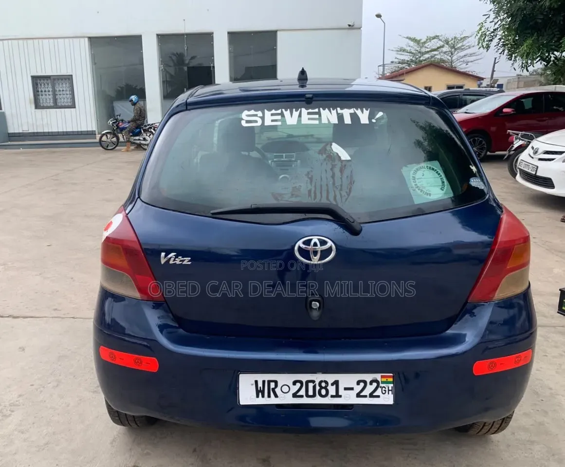 Toyota Vitz 2010 Gray