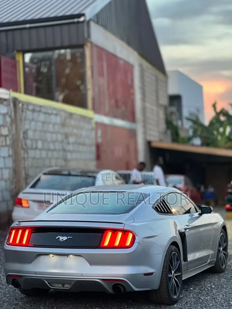 Ford Mustang 2016 Silver