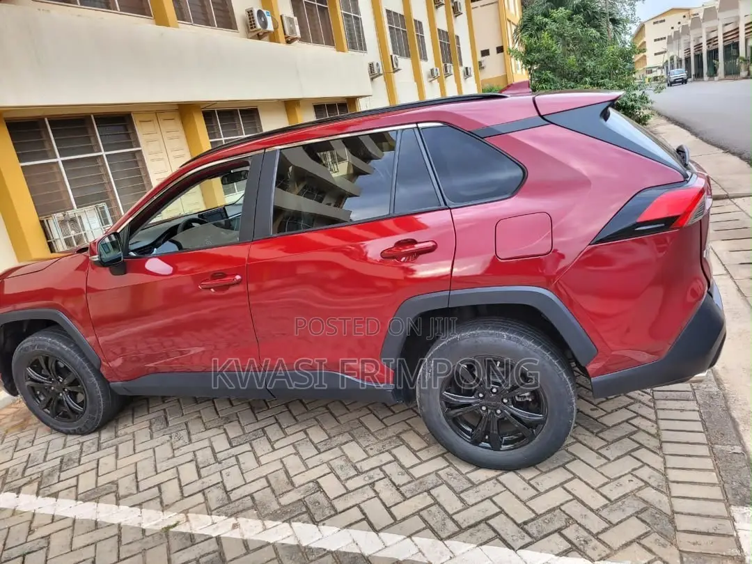Toyota RAV4 LE 2021 Red