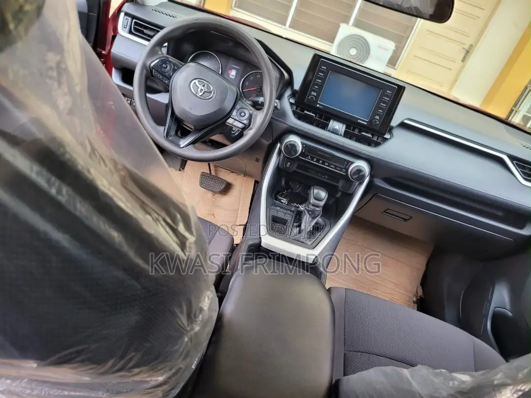 Toyota RAV4 LE 2021 Red
