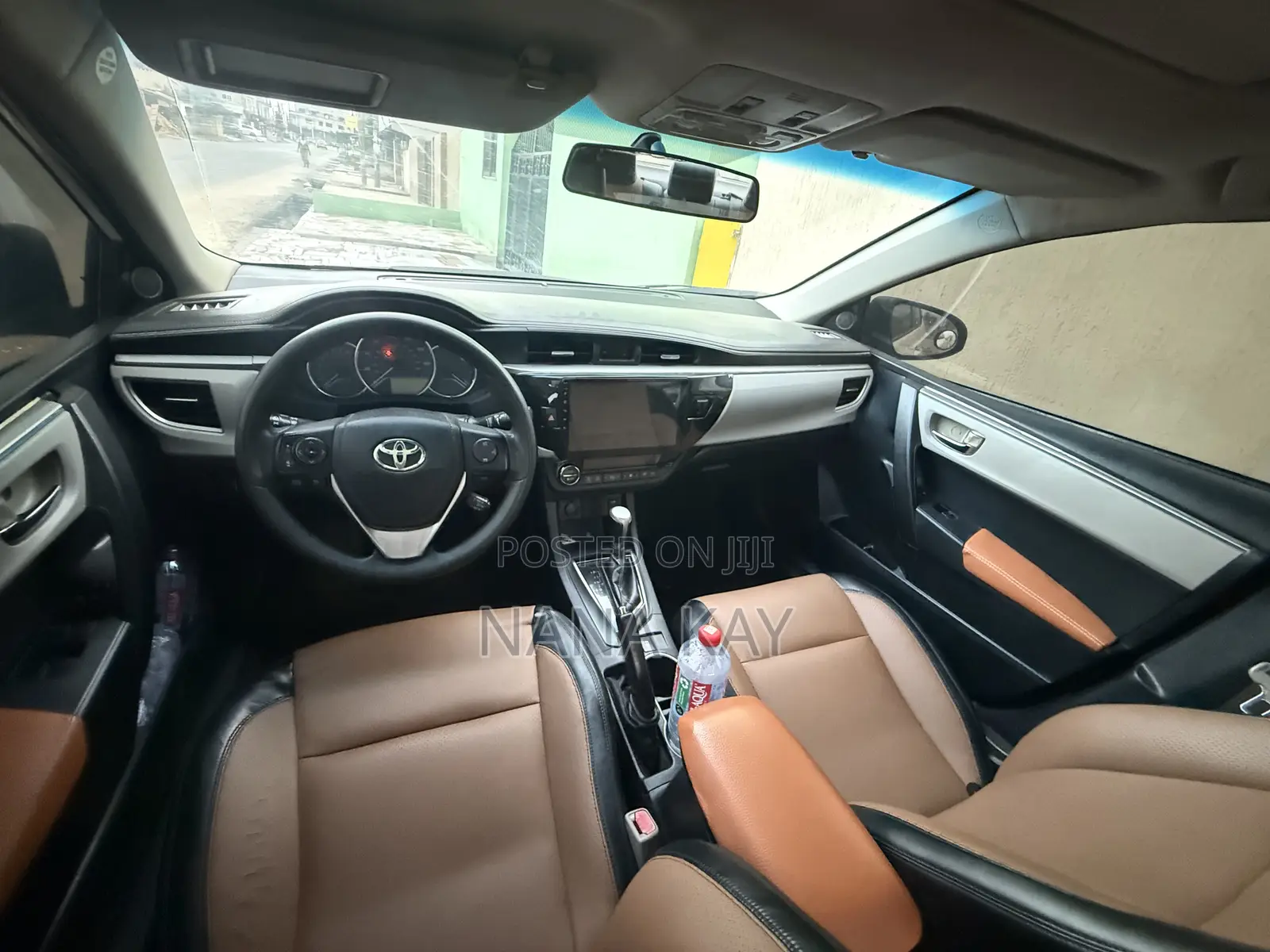 Toyota Corolla LE 4dr Sedan (1.8L 4cyl CVT) 2016 White