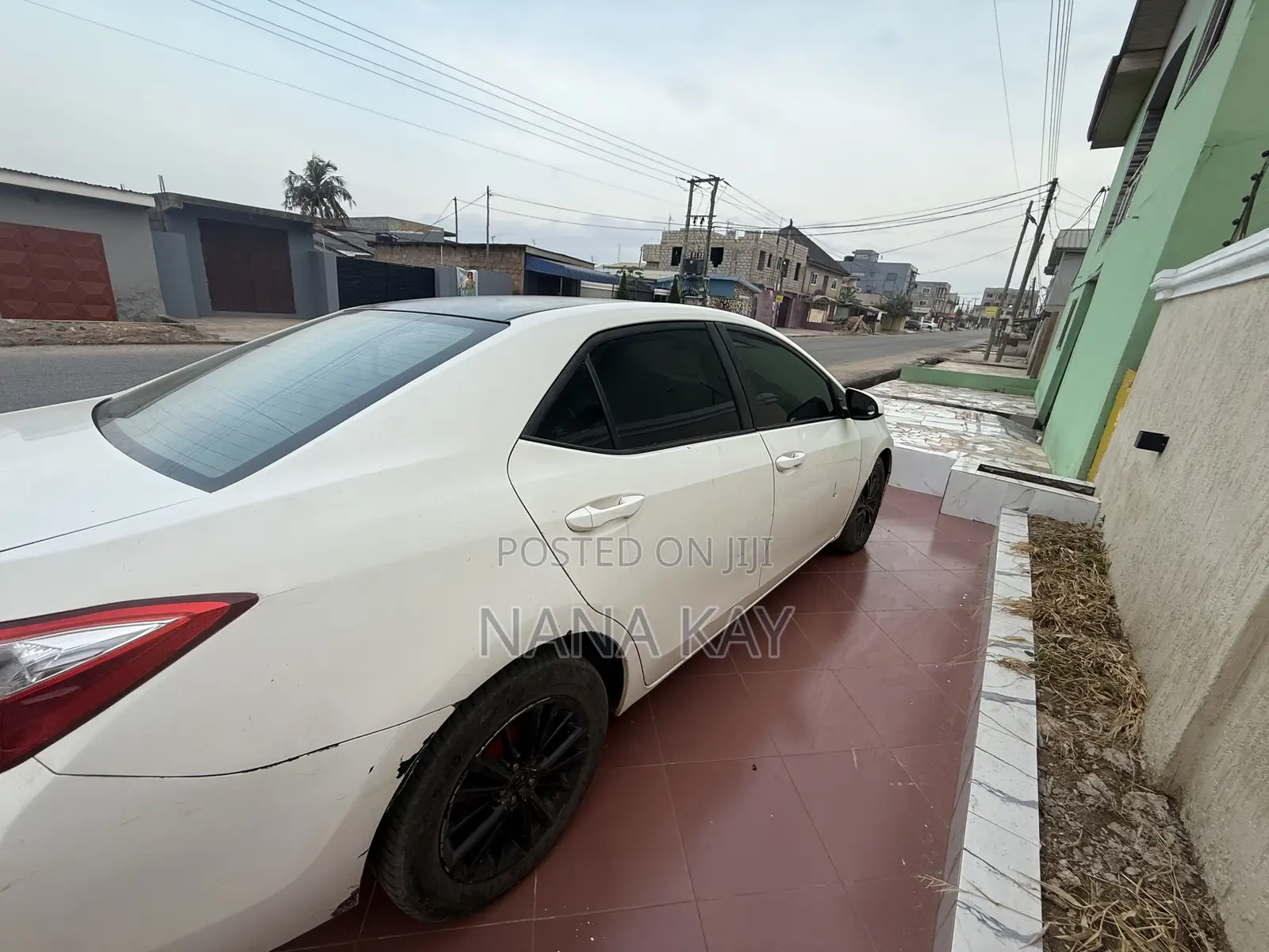 Toyota Corolla LE 4dr Sedan (1.8L 4cyl CVT) 2016 White