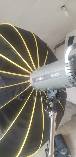 Triopo Radar Box KL 105cm.Heavy Duty Light Stand.B300X Light for Rent