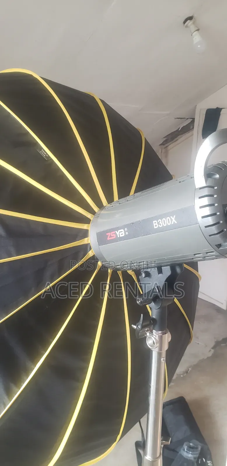 Triopo Radar Box KL 105cm.Heavy Duty Light Stand.B300X Light for Rent
