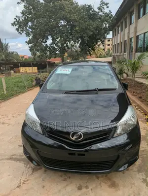 Toyota Vitz 2012 Black