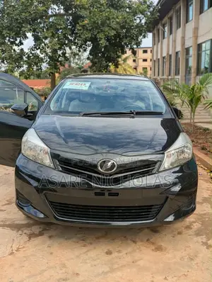 Toyota Vitz 2012 Black