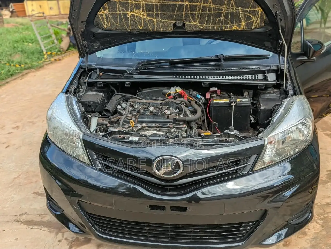 Toyota Vitz 2012 Black
