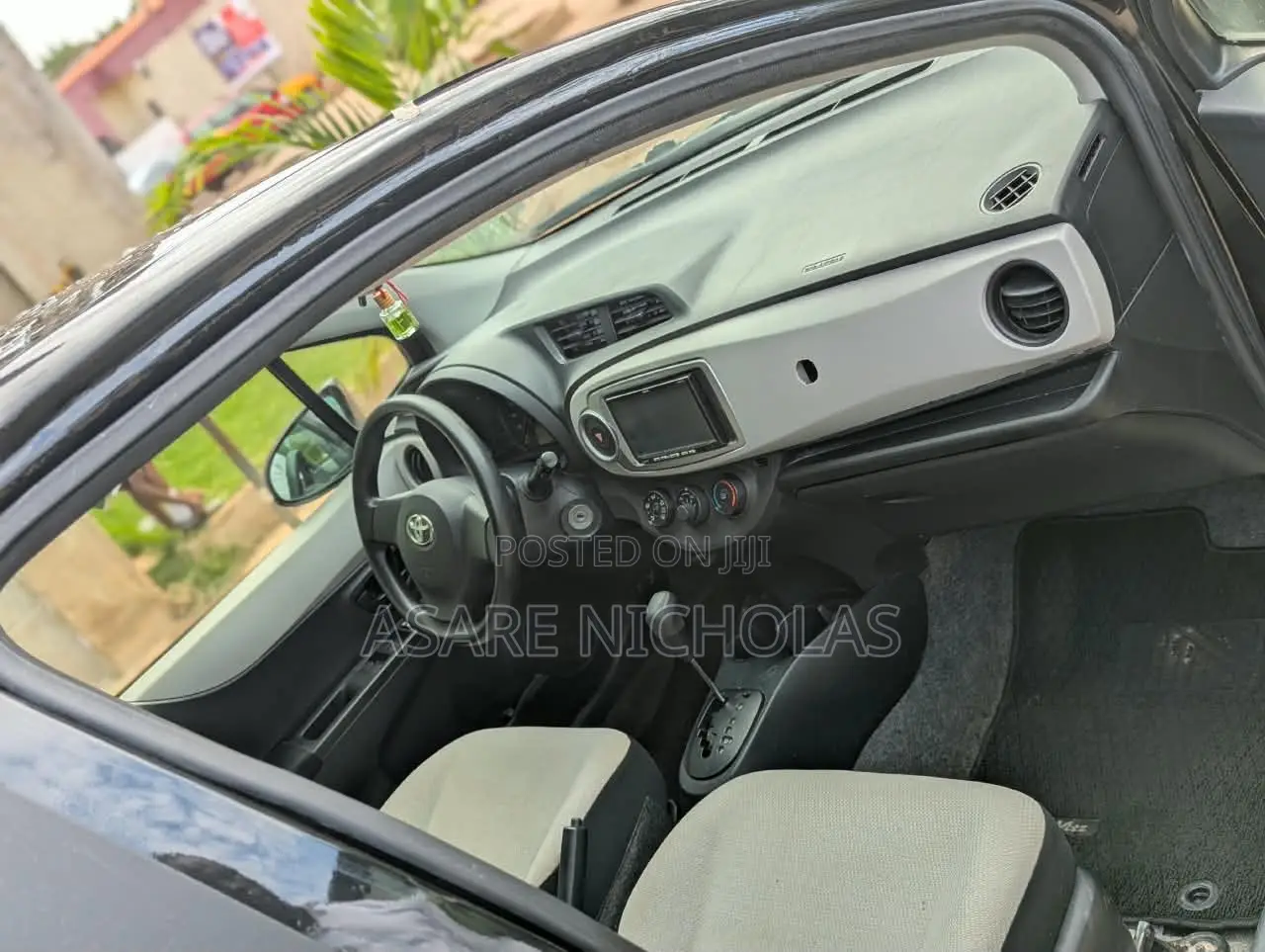 Toyota Vitz 2012 Black