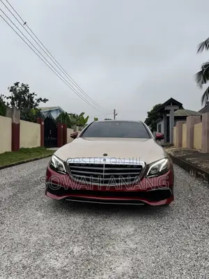 Mercedes-Benz E300 2019 Red