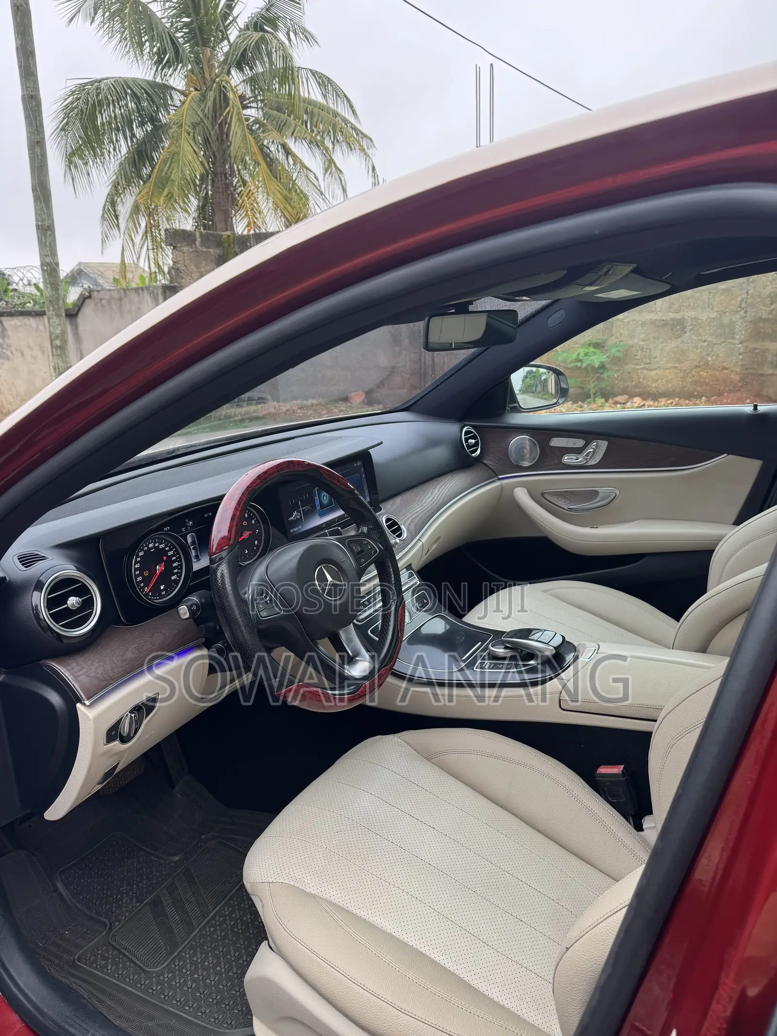 Mercedes-Benz E300 2019 Red