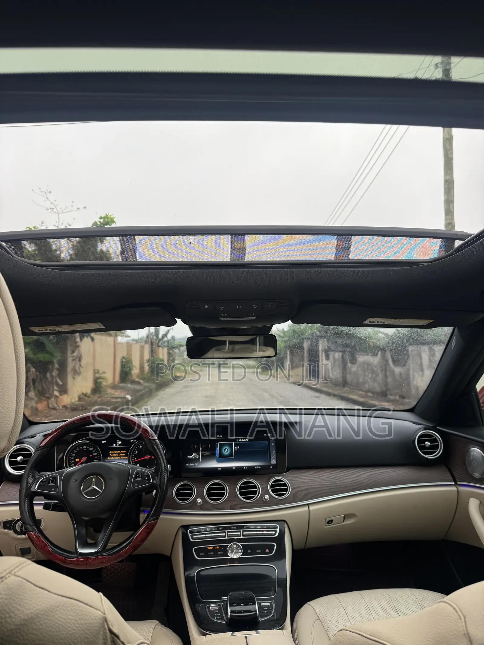 Mercedes-Benz E300 2019 Red