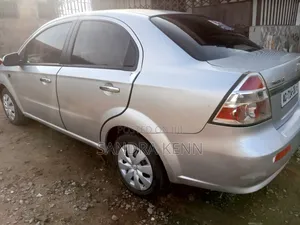Chevrolet Aveo 2012 Silver